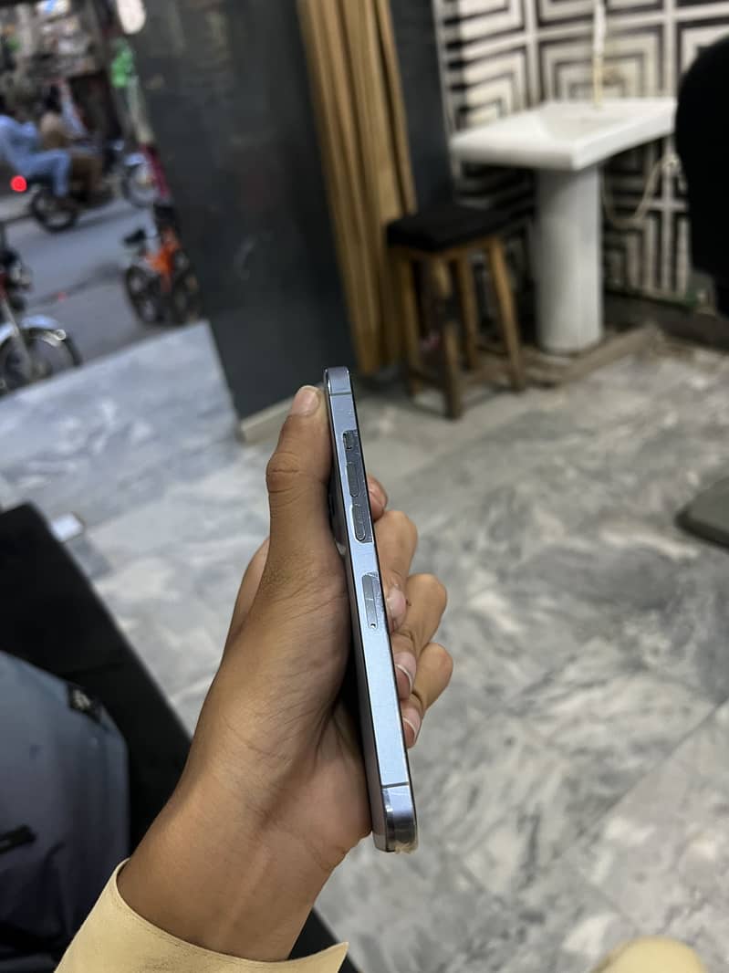 Apple iPhone 13 Pro 3