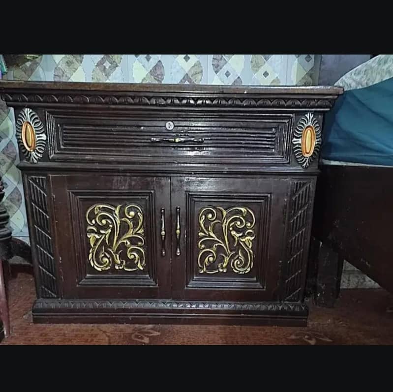 chinioti king Bed  with side tables & Dressing table 7