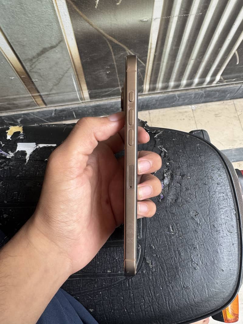 Apple iPhone 16 Pro Max 3
