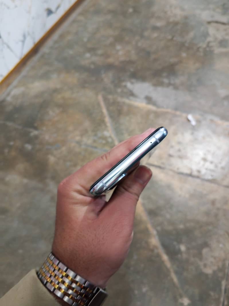 One Plus 8T 4