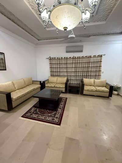 2 sofas double seat 1 sofa 3 seat 2 side table 1 main table