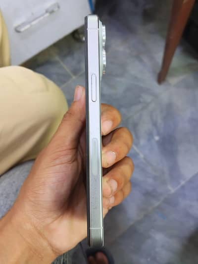 Apple iPhone 15 Pro Max Mdm