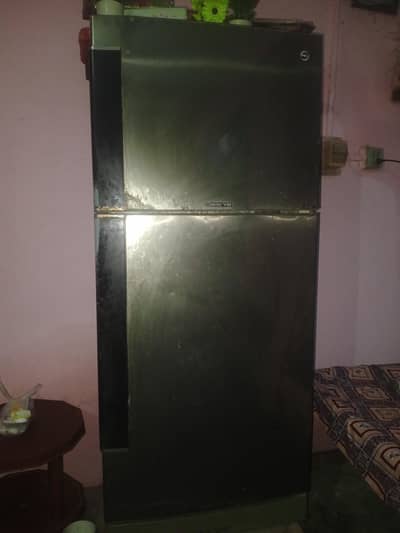 no work like a new working Ful size refrigerator