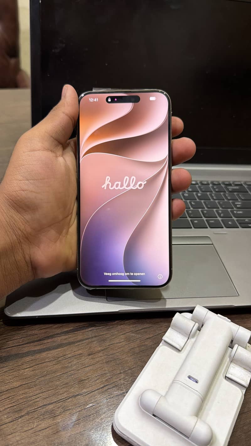 Apple iPhone 15 Pro Max 0