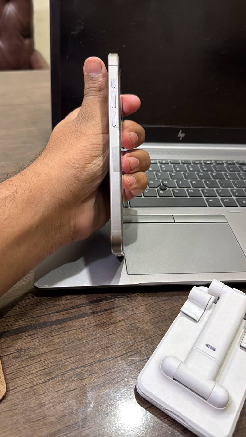 Apple iPhone 15 Pro Max 1