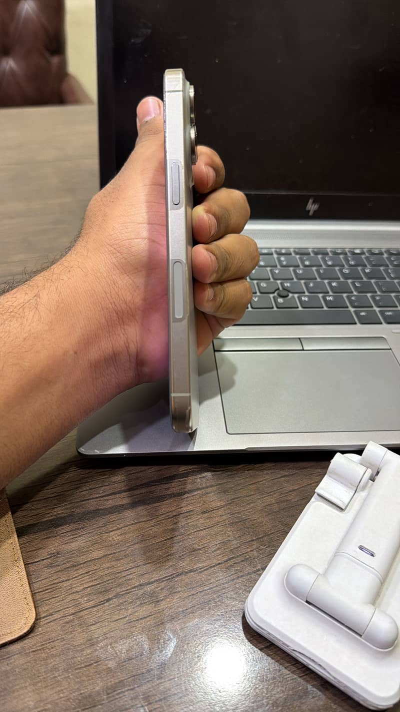 Apple iPhone 15 Pro Max 5