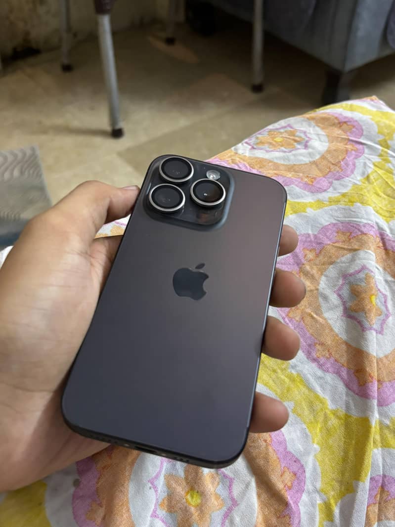 Apple iPhone 15 Pro 0