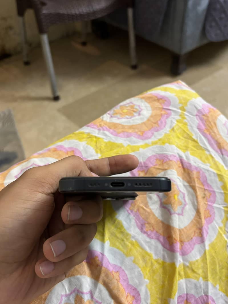 Apple iPhone 15 Pro 2