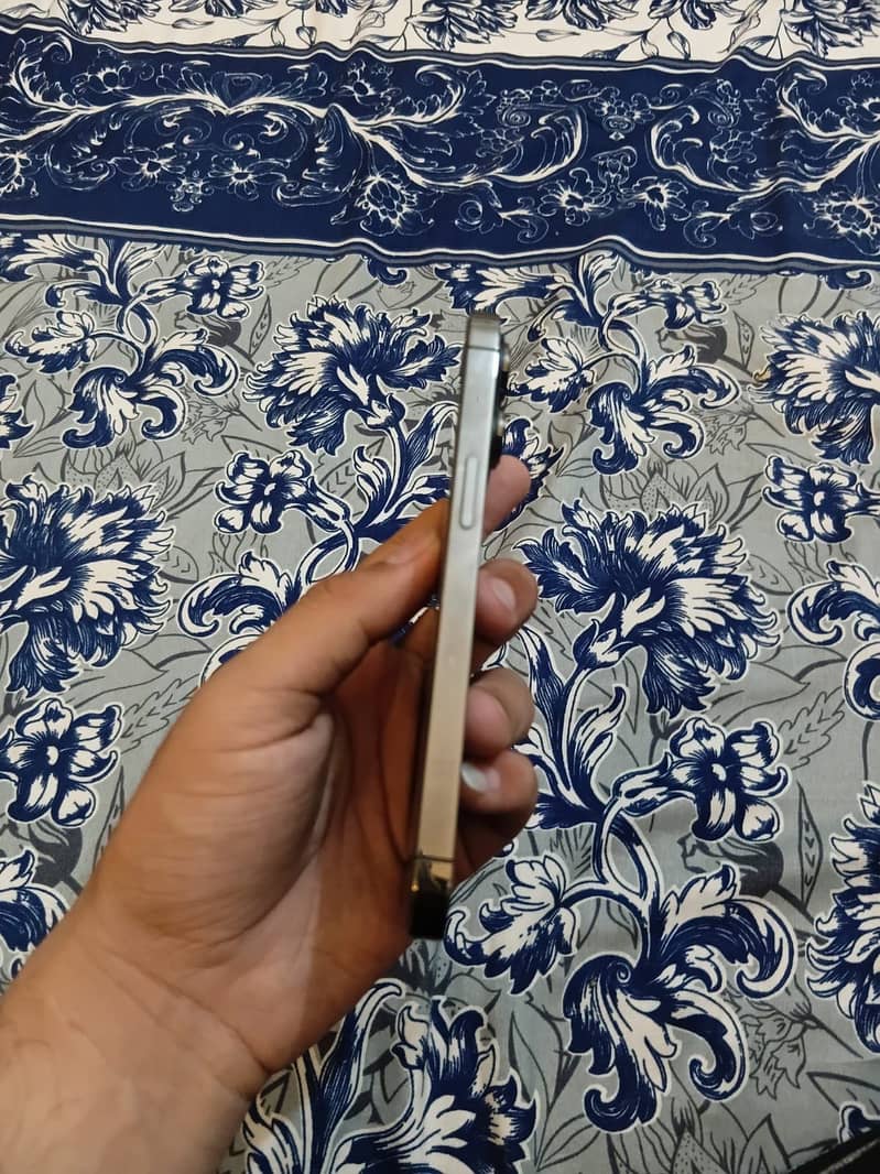 Apple iPhone 13 Pro 1