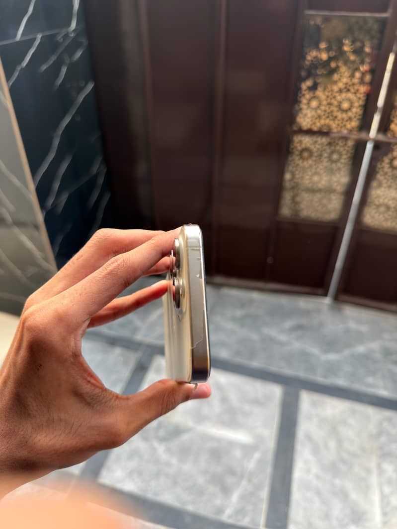 Apple iPhone 15 Pro Max 7