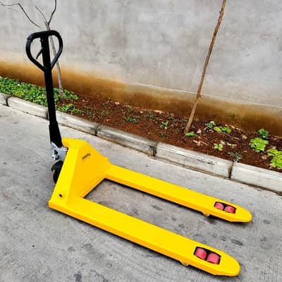 Hand pallet truck, trolleys, lifter available For Sale