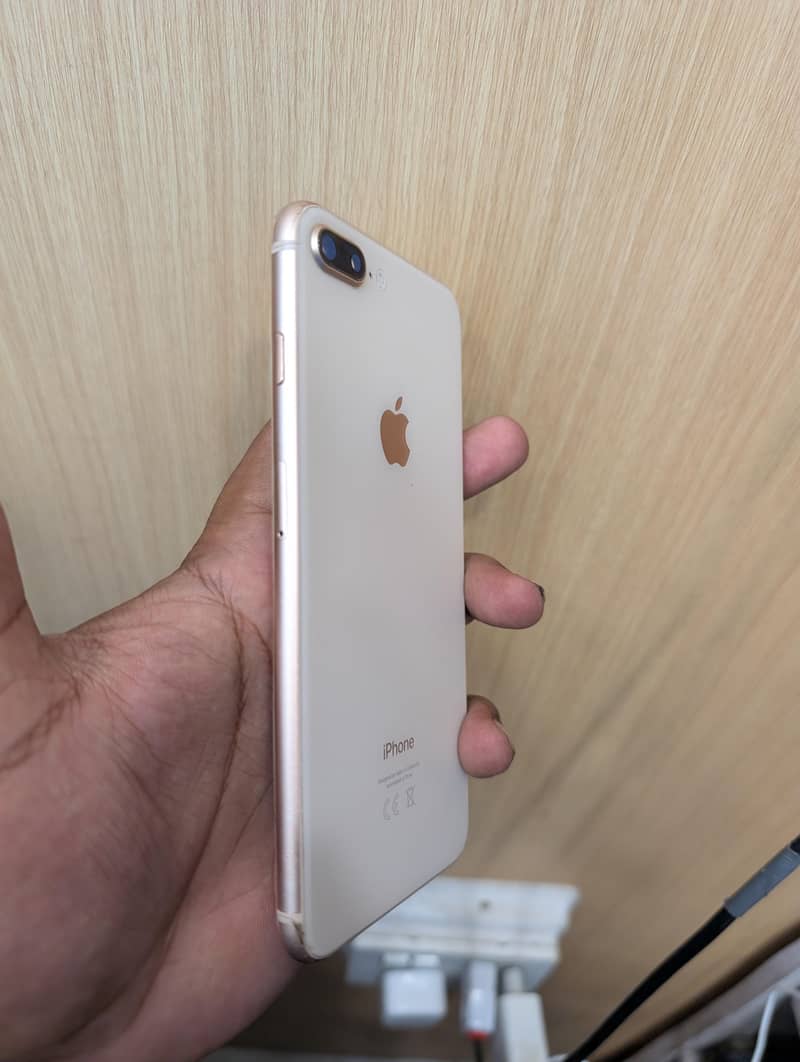 Apple iPhone 8 Plus 2