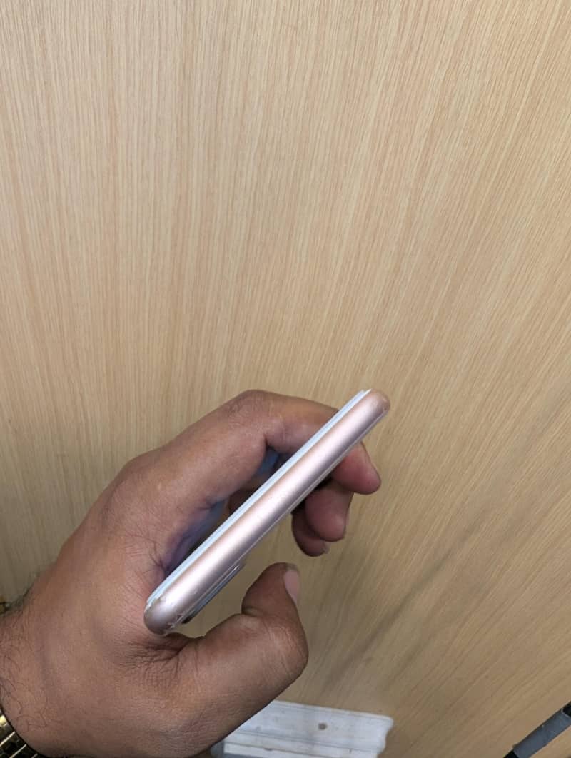 Apple iPhone 8 Plus 3