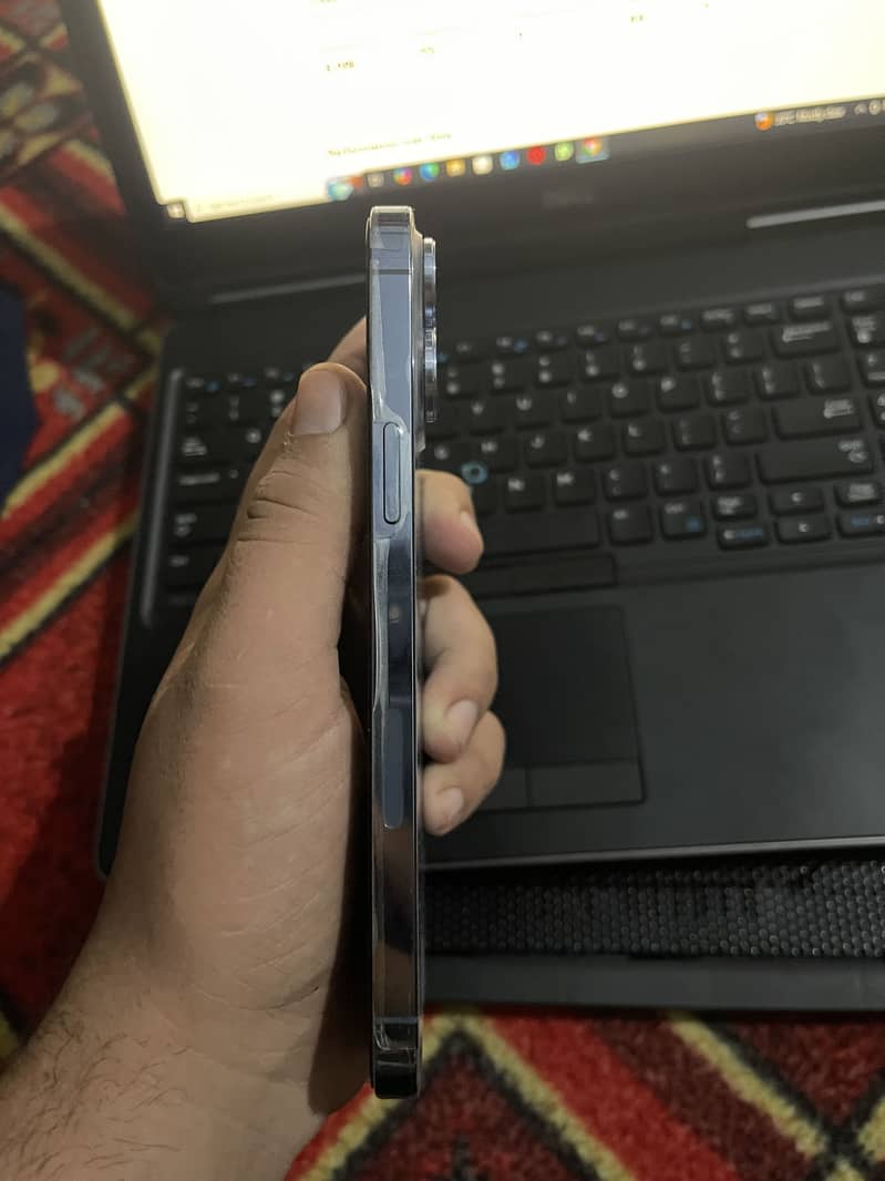 Apple iPhone 13 Pro Max 1
