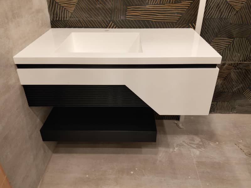 corian wanity 10