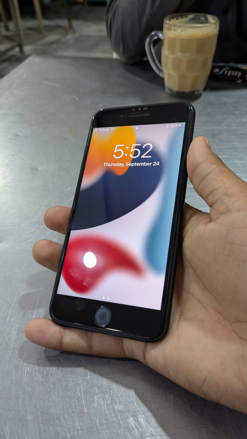 Apple iPhone 7 Plus 0