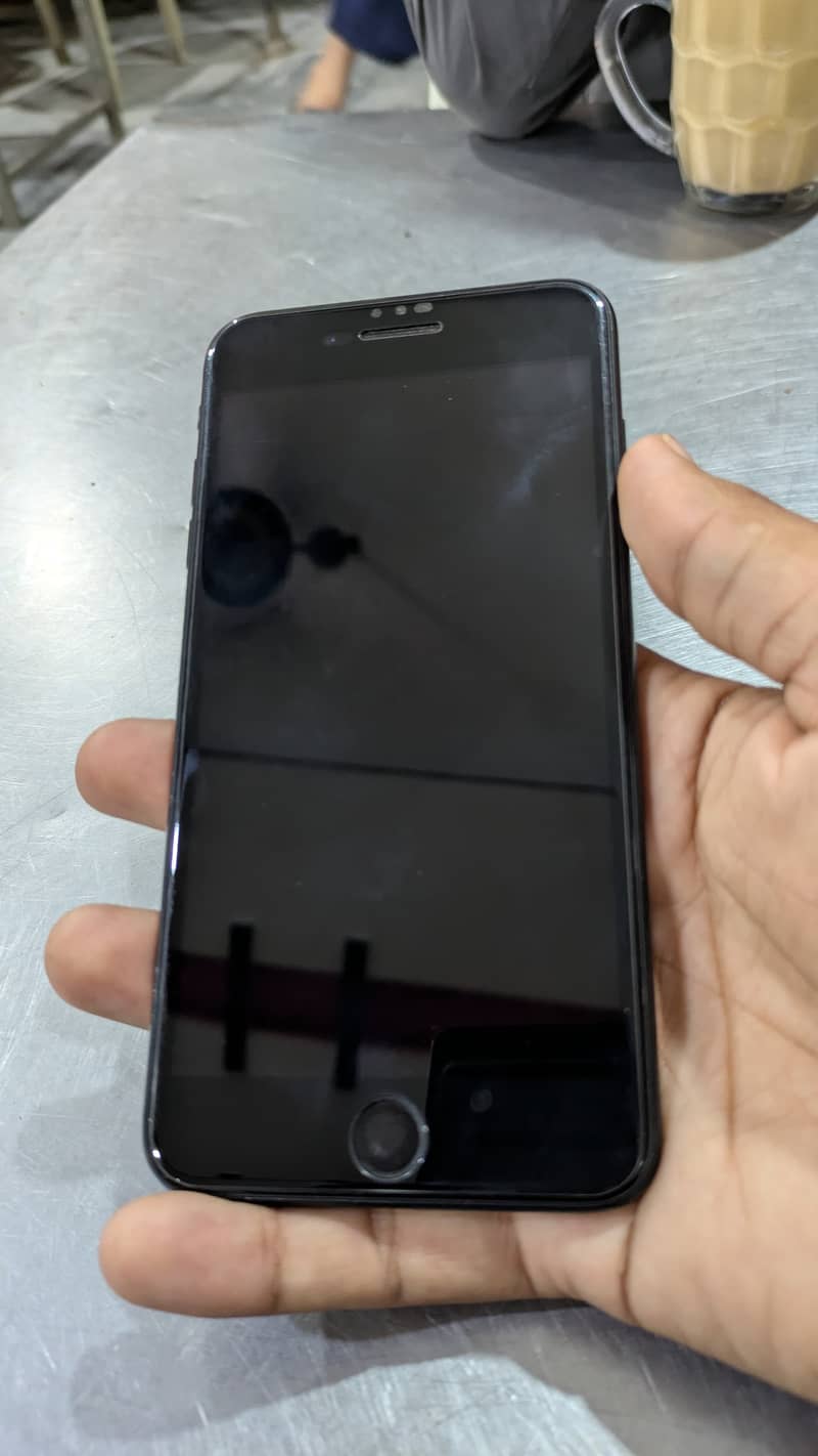 Apple iPhone 7 Plus 2