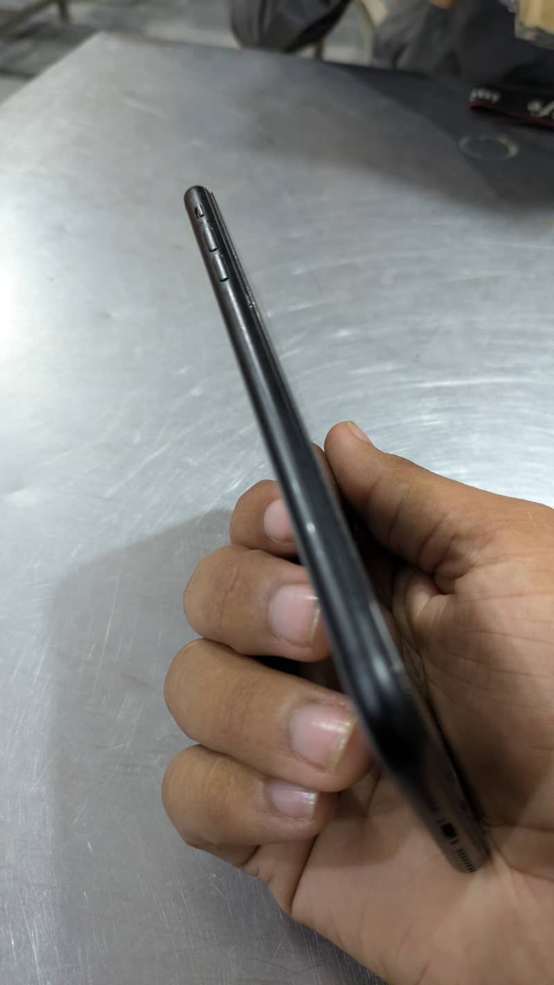 Apple iPhone 7 Plus 5