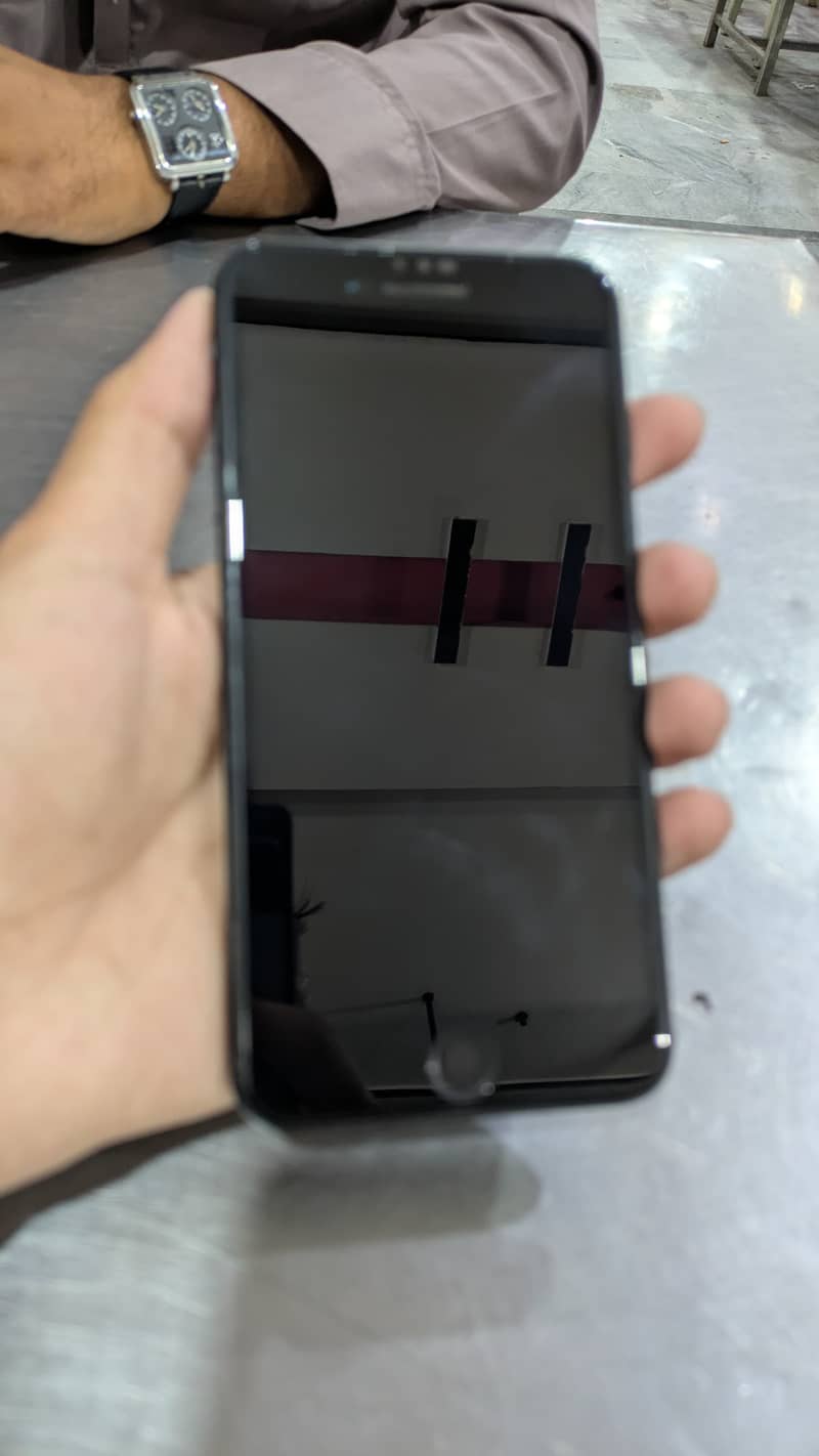 Apple iPhone 7 Plus 6