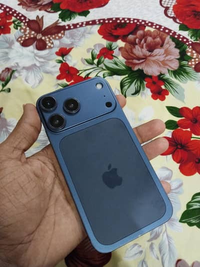 Apple iPhone XR. . .