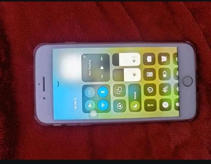 Apple iPhone 7 0