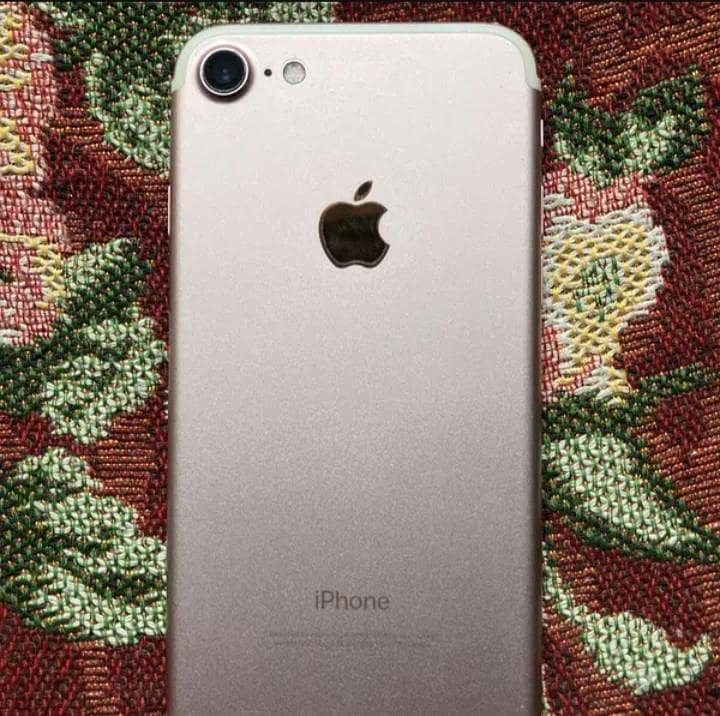 Apple iPhone 7 2