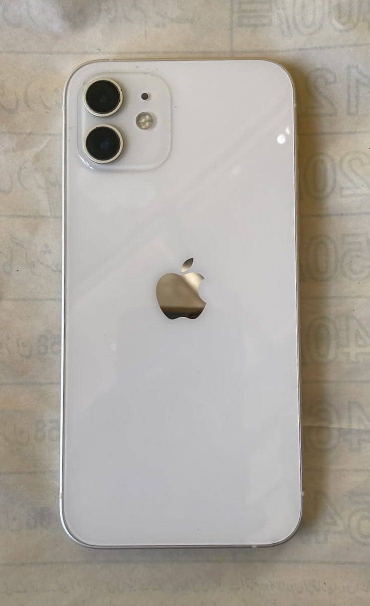 Apple iPhone 12 6