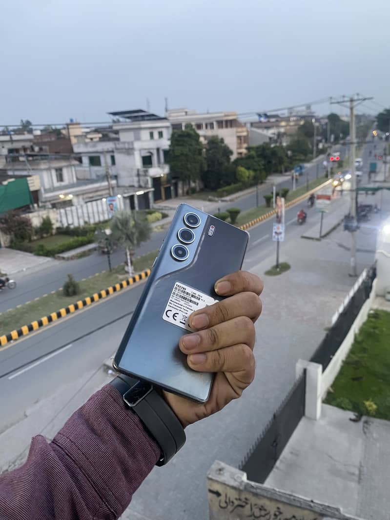 Tecno CAMON 40 Pro 1