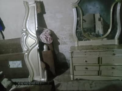 Double bed+Dressing Table