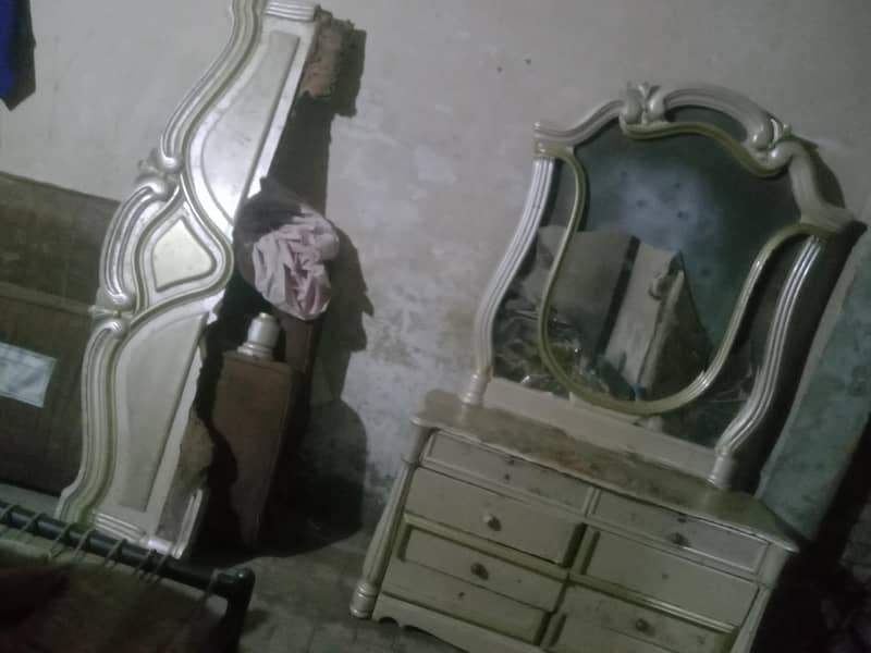 Double bed+Dressing Table 1