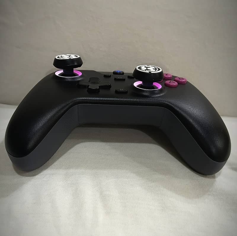 EasySMX X05 Wireless Gaming Controller 1