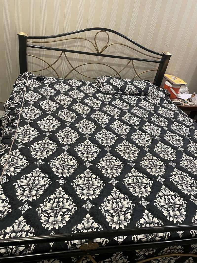 Iron bed set 2
