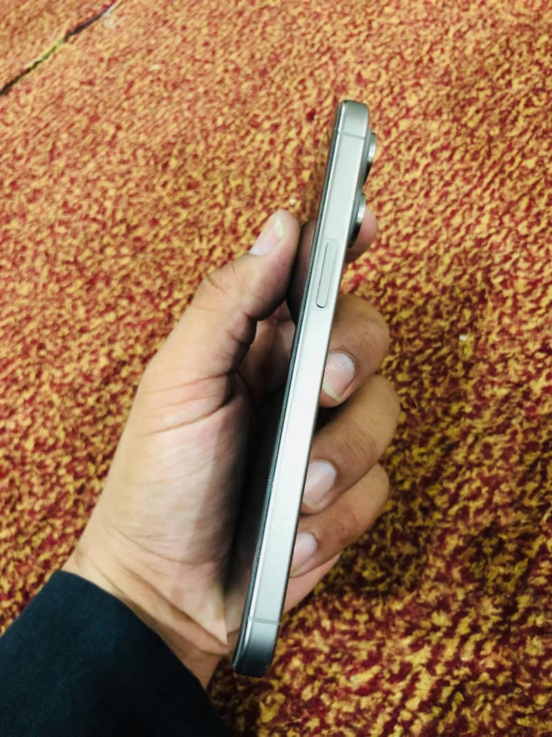 Apple iPhone 15 Pro Max 1