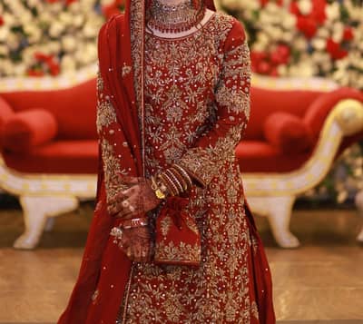 Bridal Lehnga With Jewellery