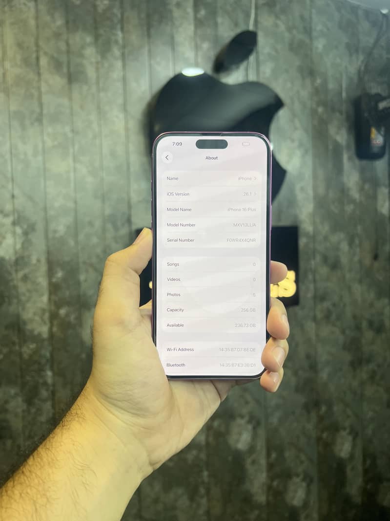 iPhone 16 Plus 2