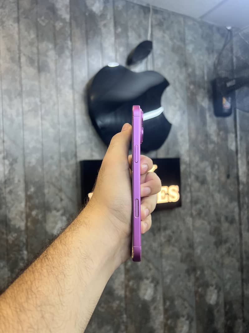 iPhone 16 Plus 4