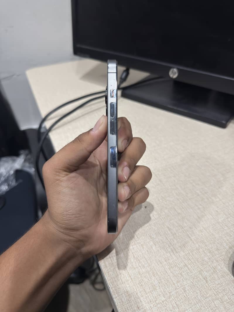 Apple iPhone 13 Pro 4