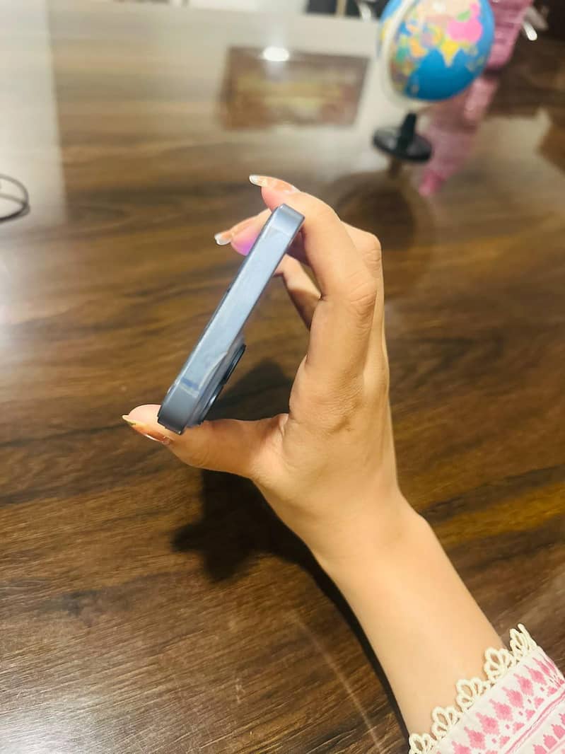 Apple iPhone 14 5