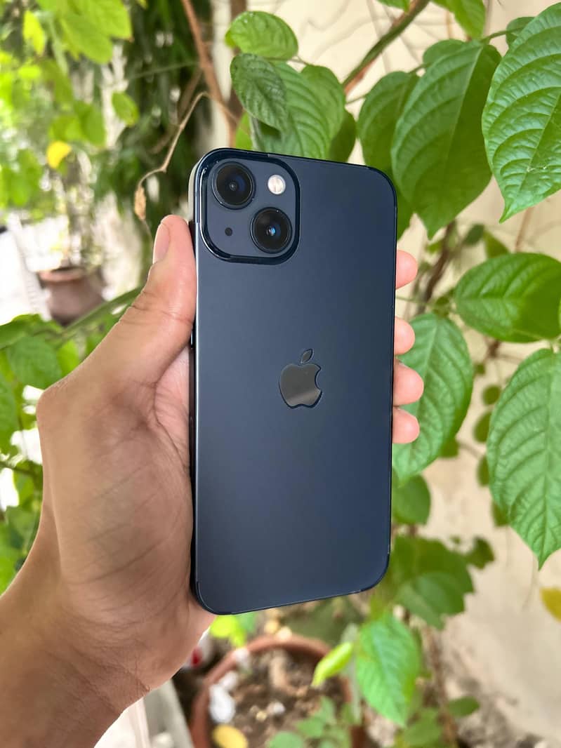 Apple iPhone 13 5