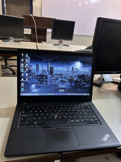 Lenovo Thinkpad T490 |8 GB Ram |256Gb SSD With Fast Charger