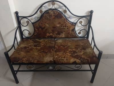 Four seater iron sofa set