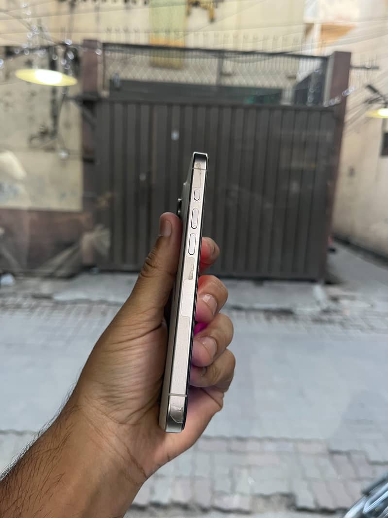 Apple iPhone 15 Pro 1
