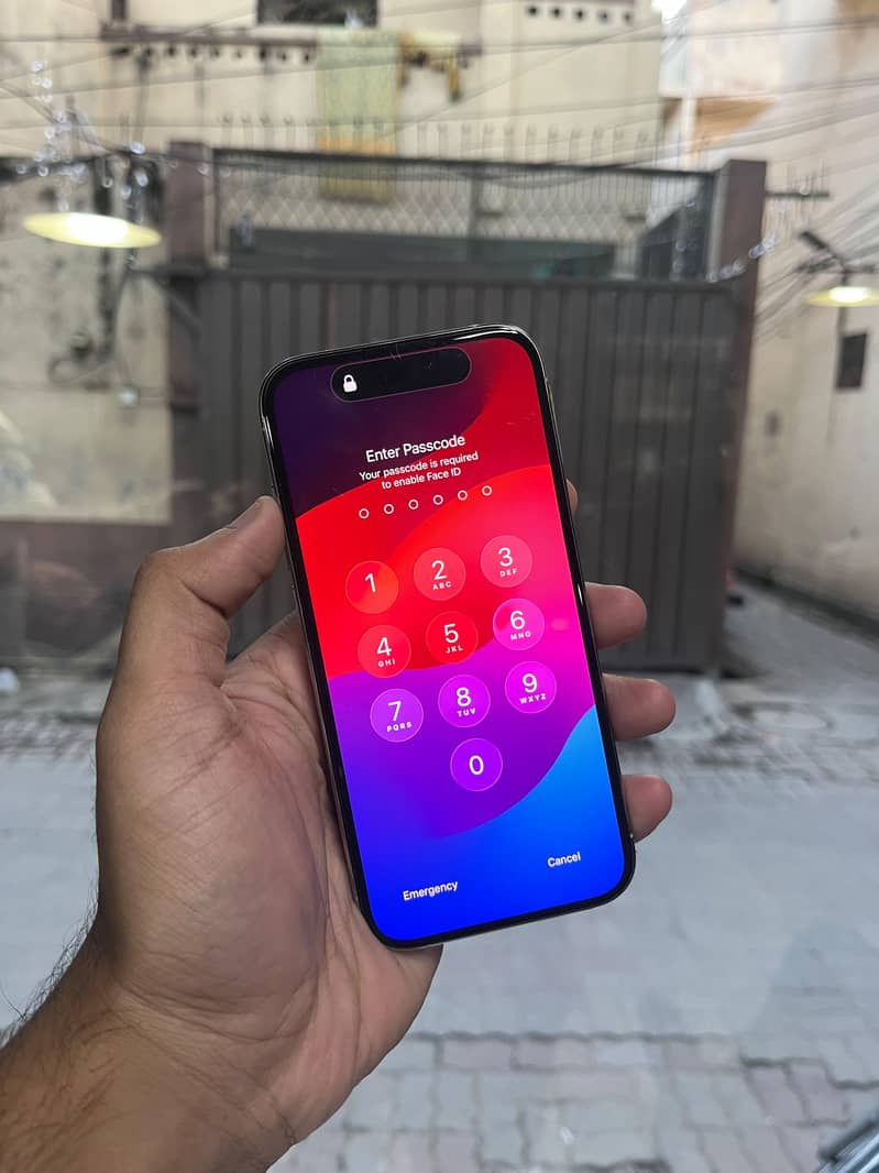Apple iPhone 15 Pro 2