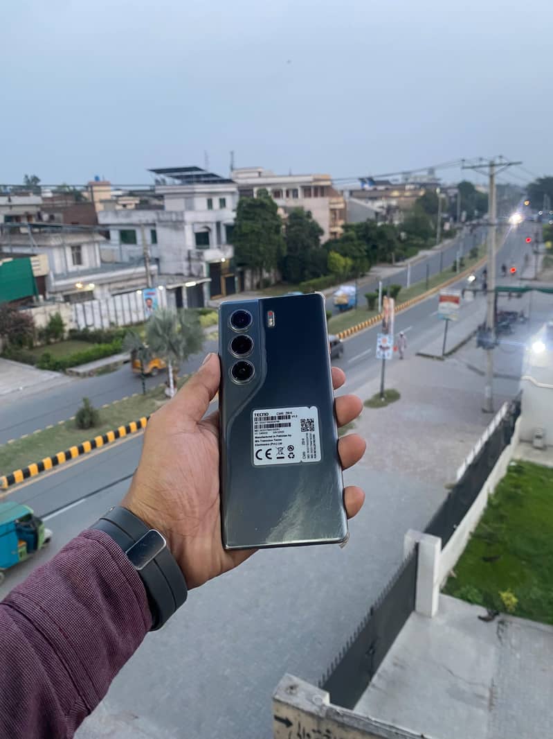 Tecno CAMON 40 Pro 1