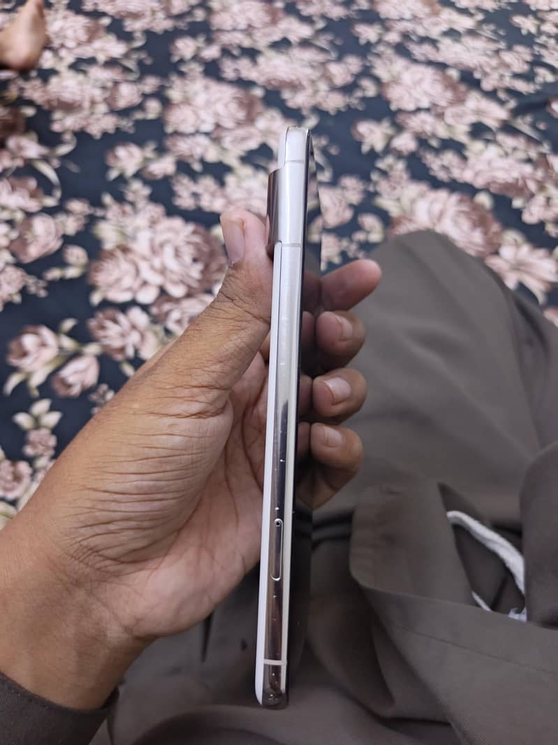 Google Pixel 8 Pro 4
