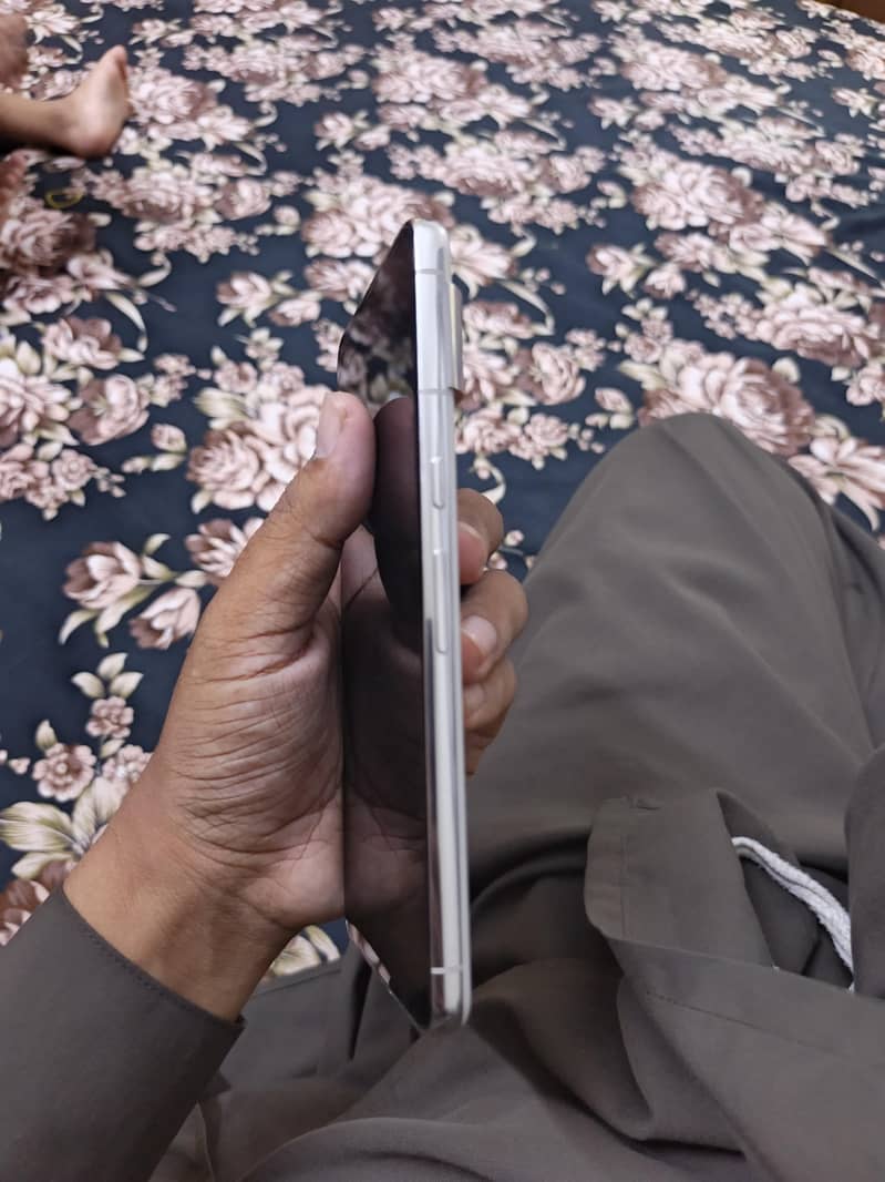 Google Pixel 8 Pro 5