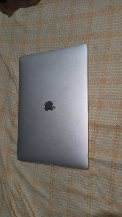 Mackbook pro 2017 model 16GB Ram/ 512GB Room