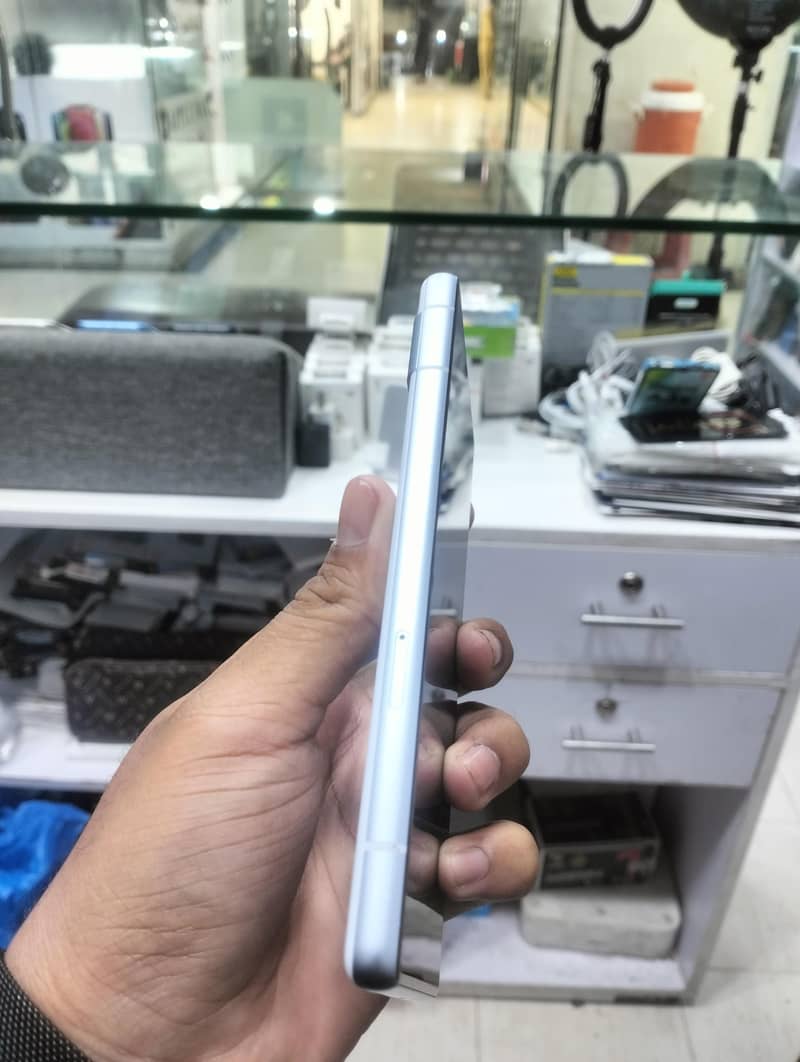 google pixel 7a 3