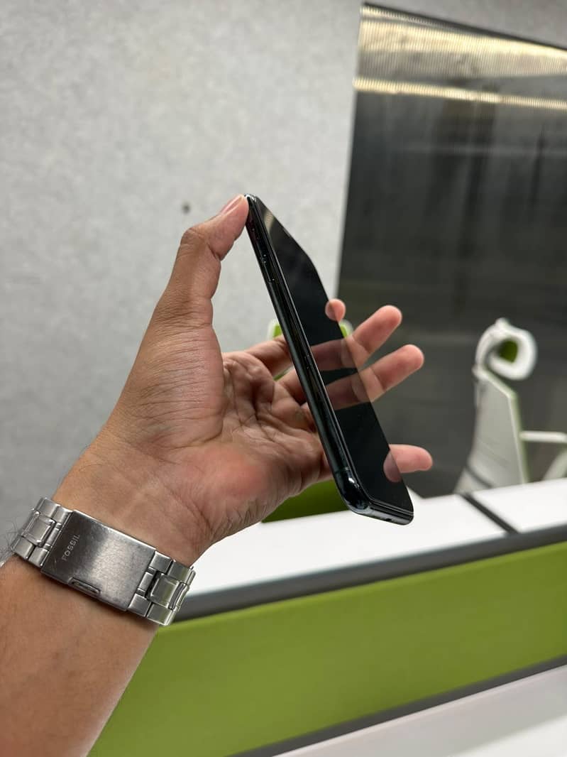 Apple iPhone 11 Pro Max 5