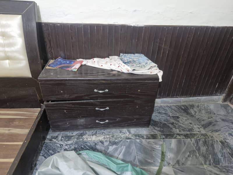 King size bed 2
